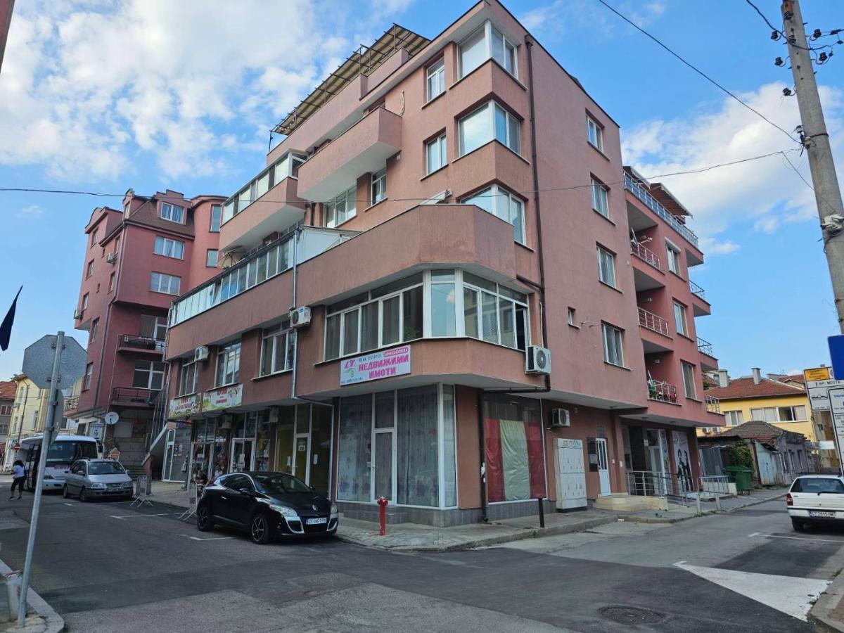 Studio Mirage Kazanlŭk Exterior foto